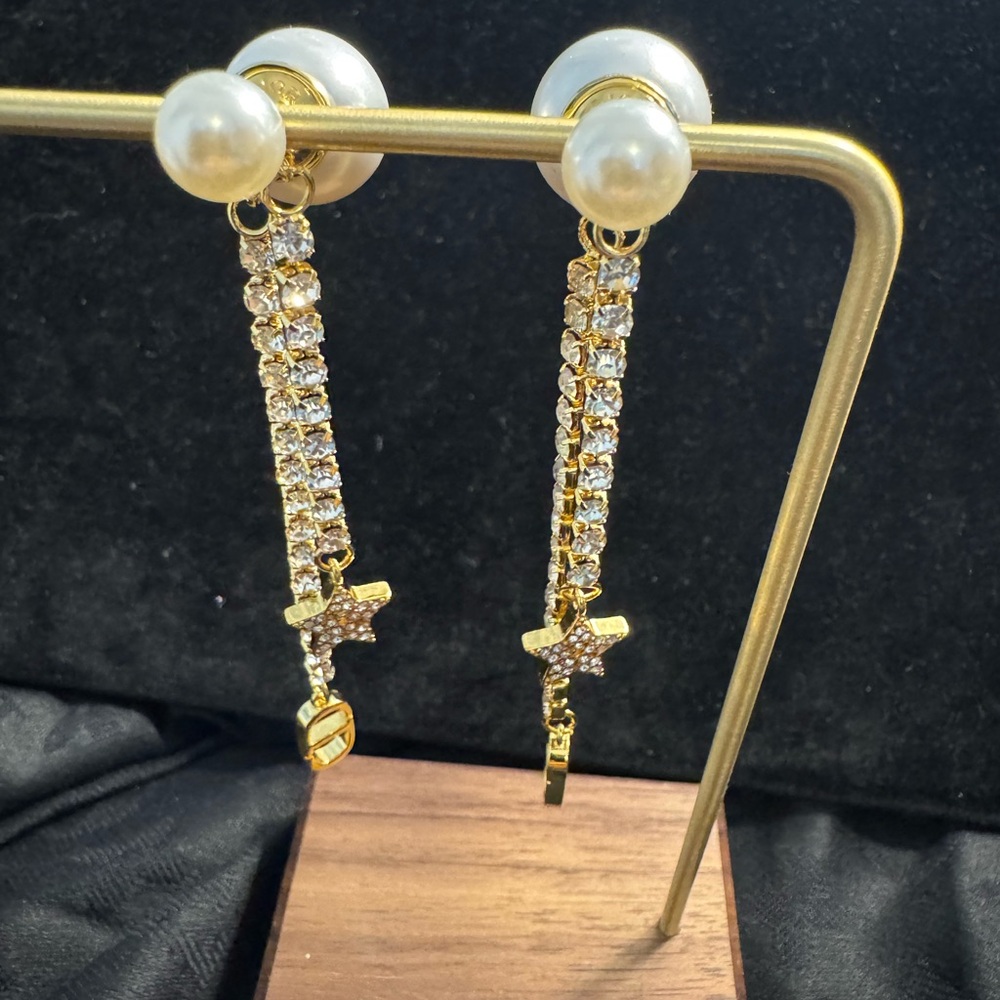 Dior Elegant Gold and Pearl Star Jewelry Set - Picture 4 of 6